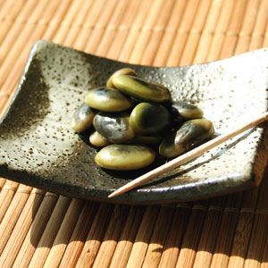 鞍掛豆の塩茹で