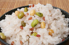 極小粒青大豆の八穀ご飯の画像が出るまでしばらくお待ちください
